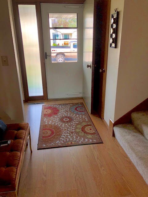 Front Entry<|><|>