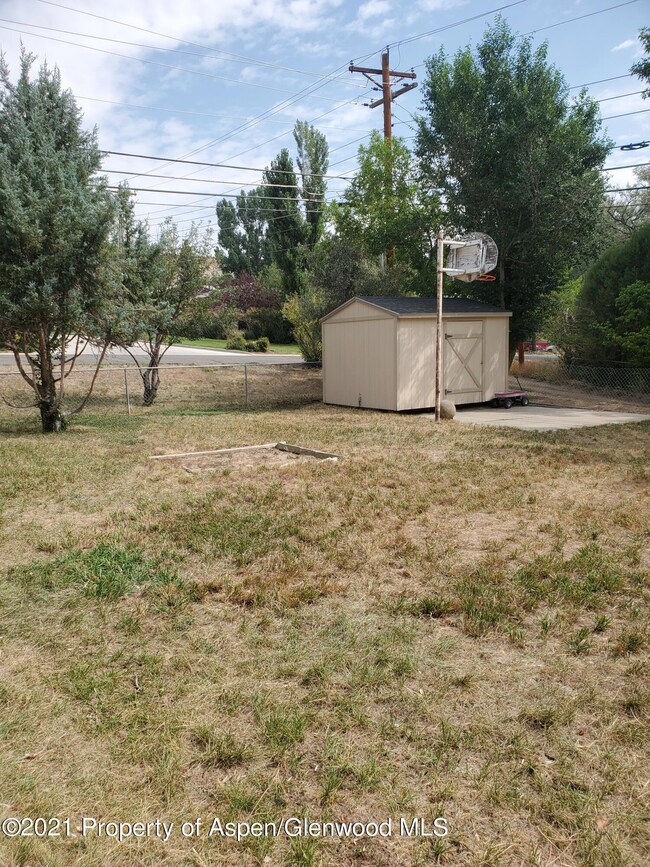 889 Green St, Craig, CO 81625 - photo 5