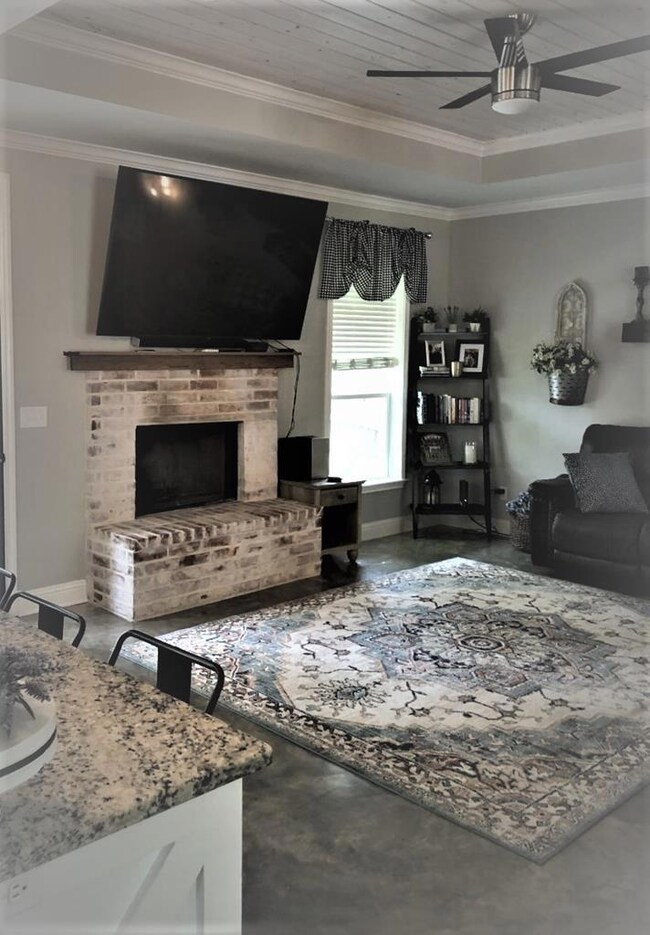 100 Autumn Lake Dr, Lufkin, TX 75904 - photo 4