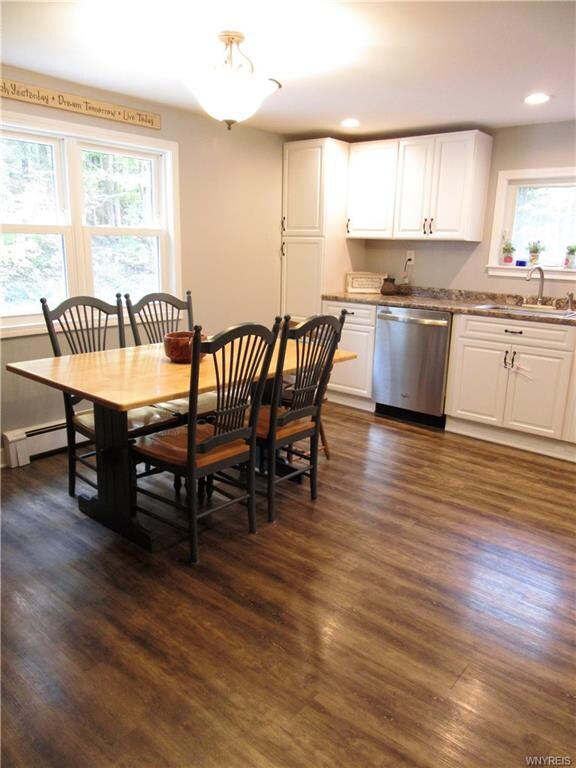 Huge updated kitchen, with vinyl laminate flooring