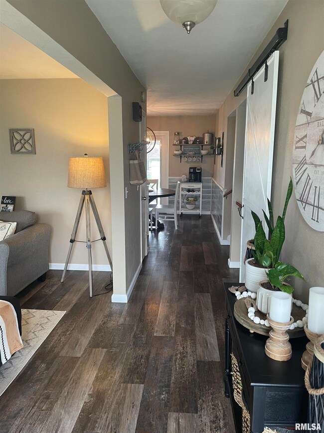 1209 Grandview Ave, Jacksonville, IL 62650 - photo 7