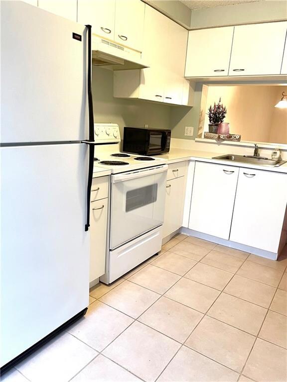 well kept kitchen