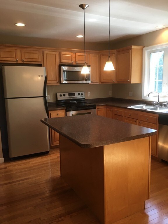 23 3rd St unit E, Webster, MA 01570 - photo 4