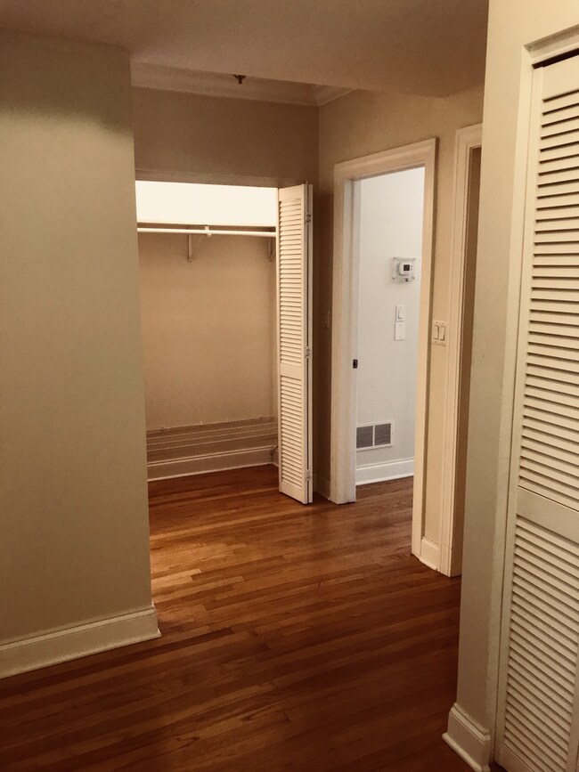 6256 N Richmond St unit 1, Chicago, IL 60659 - photo 2