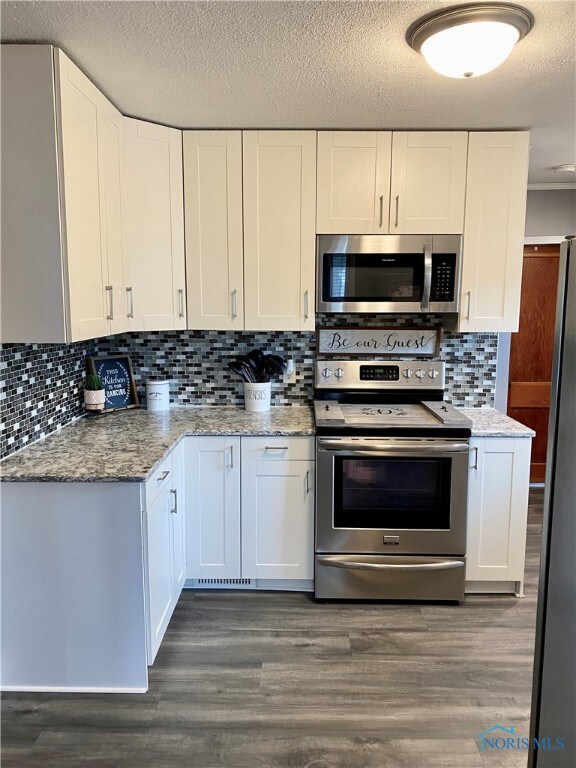 805 West St, Genoa, OH 43430 - photo 4