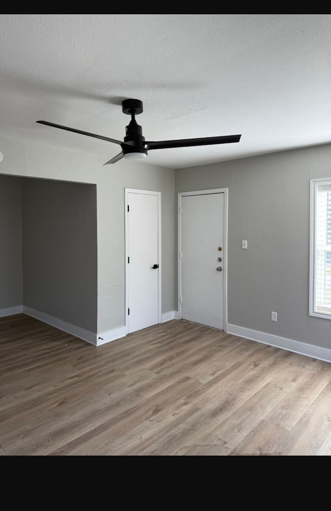 219 SE 13th St unit 4, Grand Prairie, TX 75051 - photo 2