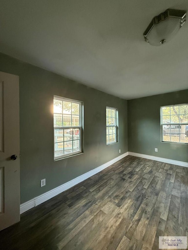 1009 S Dakota St, Harlingen, TX 78552 - photo 3