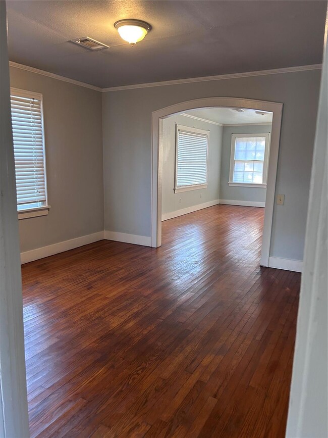 Room could be used as home office, nursery, etc