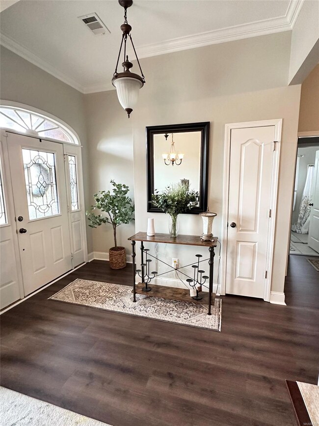 Beautiful and open foyer