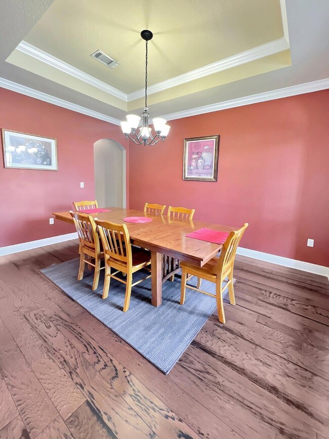 Formal Dining