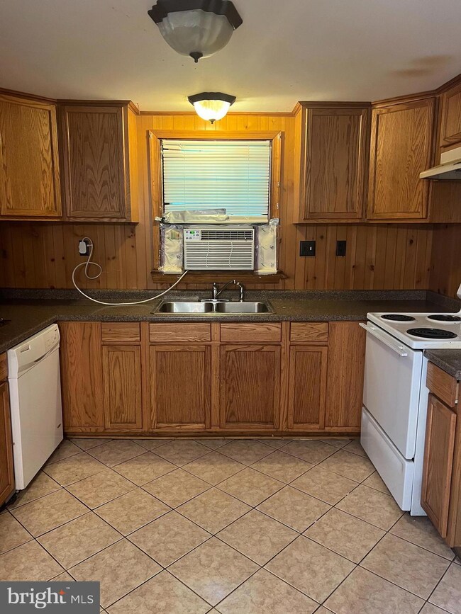 6810 Fawn Cir, Fredericksburg, VA 22407 - photo 4