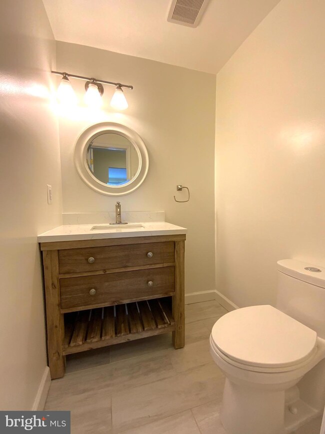 8624 Village Way unit 5, Alexandria, VA 22309 - photo 6