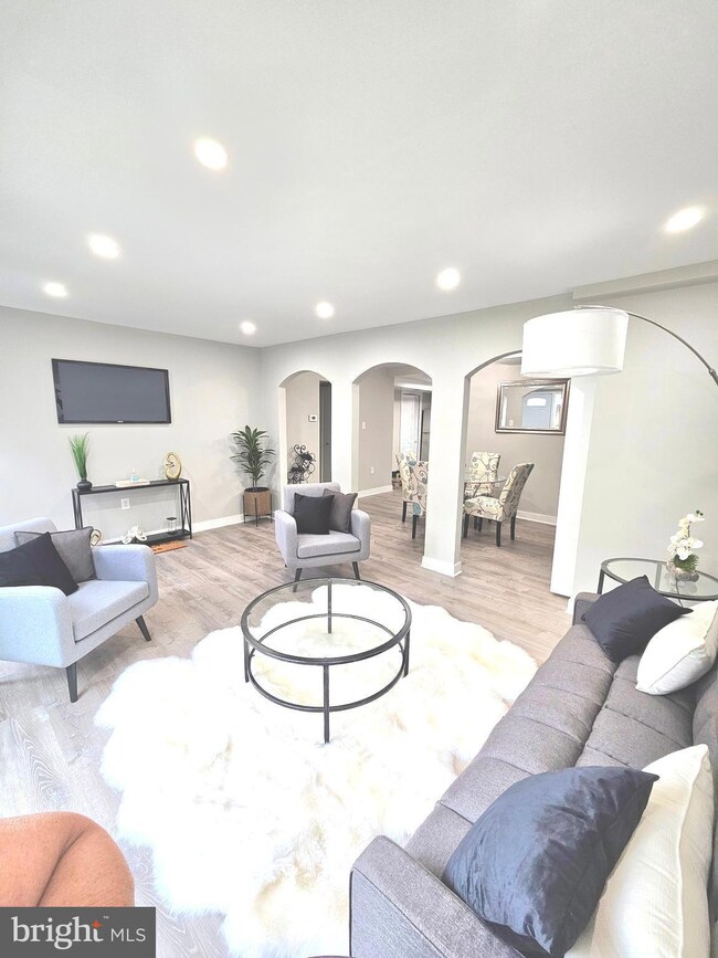 2302 Sun Valley Cir unit 1CD, Silver Spring, MD 20906 - photo 3