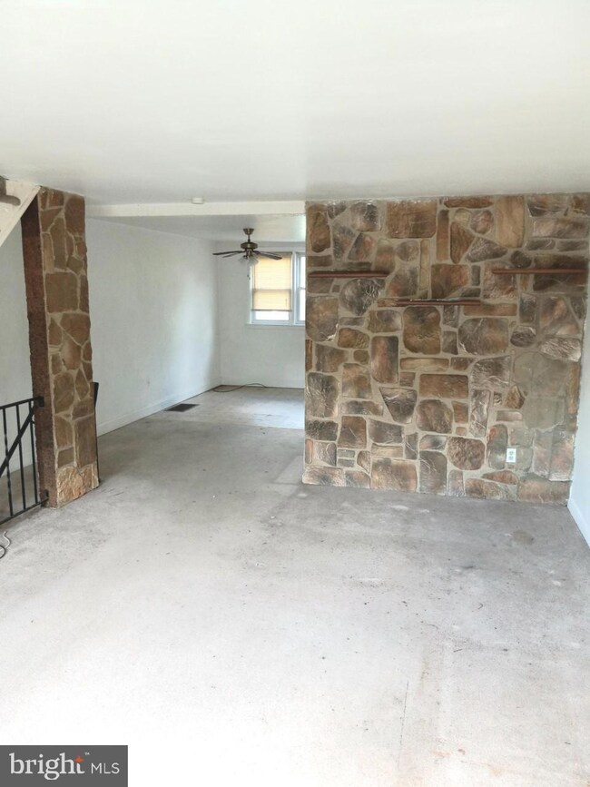 1165 Oakwood Dr, Glenolden, PA 19036 - photo 3