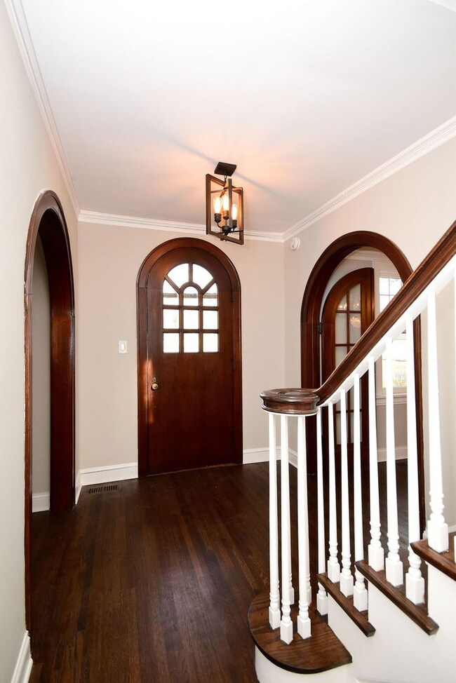 155 N Elm Ave, Elmhurst, IL 60126 - photo 7