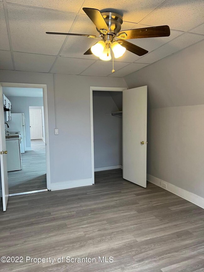922 S Webster Apartment 3 Ave, Scranton, PA 18505 - photo 7