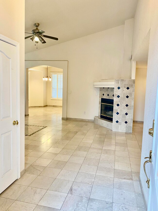 13821 Ryderwood Dr, Horizon City, TX 79928 - photo 5