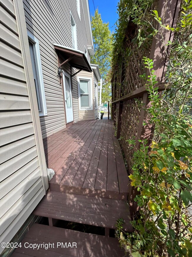 205 N 6th St unit 205A, Stroudsburg, PA 18360 - photo 2