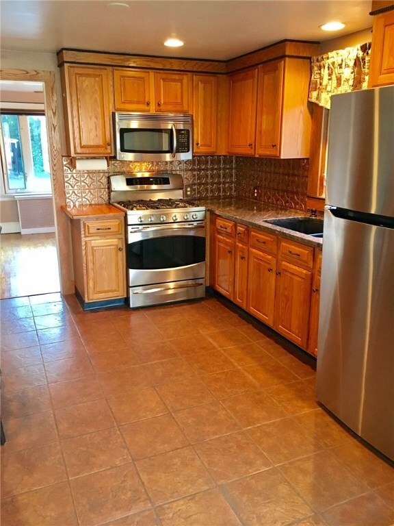 38 Bridgton Rd, Cranston, RI 02910 - photo 7