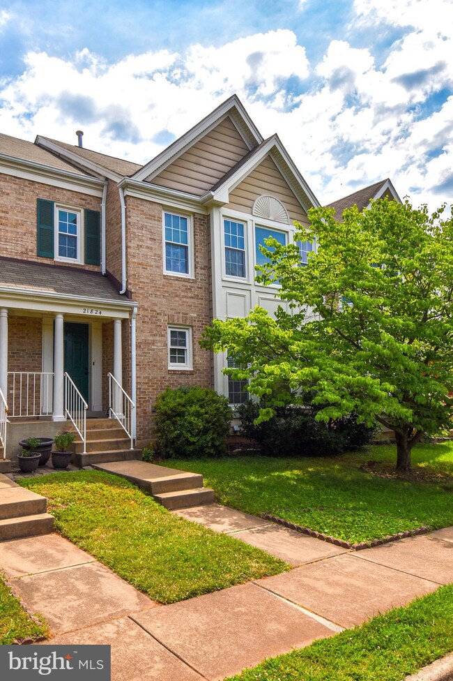 21824 Formosa Square, Sterling, VA 20164 - photo 2