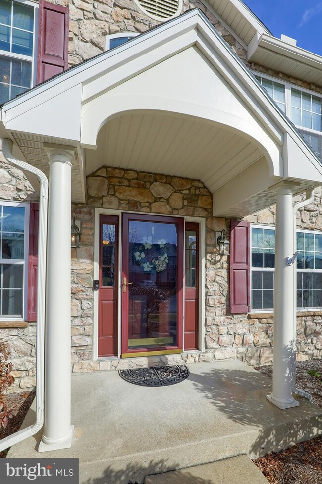 2513 Jacob Dr, Reading, PA 19608 - photo 4