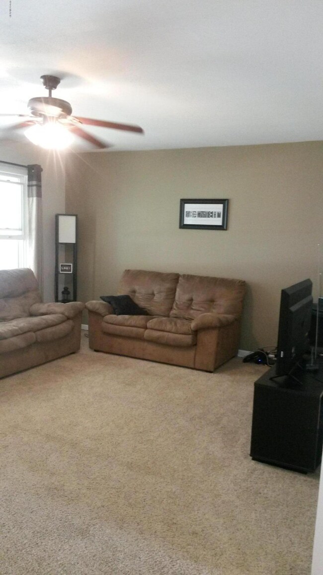 1112 Janice St, Wayland, MI 49348 - photo 4