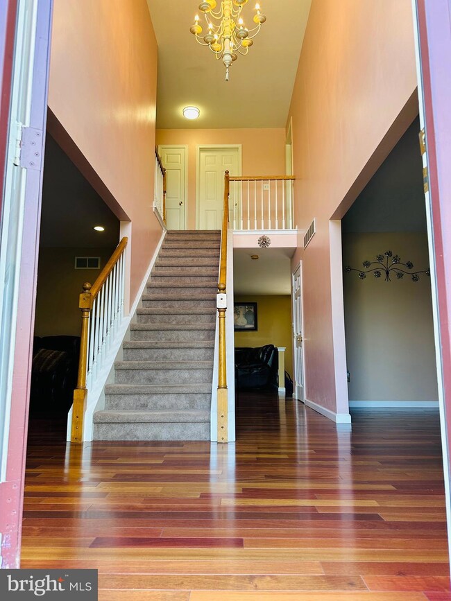 8 Nancy Cir, Reading, PA 19606 - photo 7