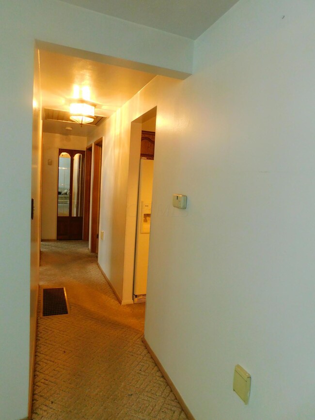 2152 Case Rd, Columbus, OH 43224 - photo 4