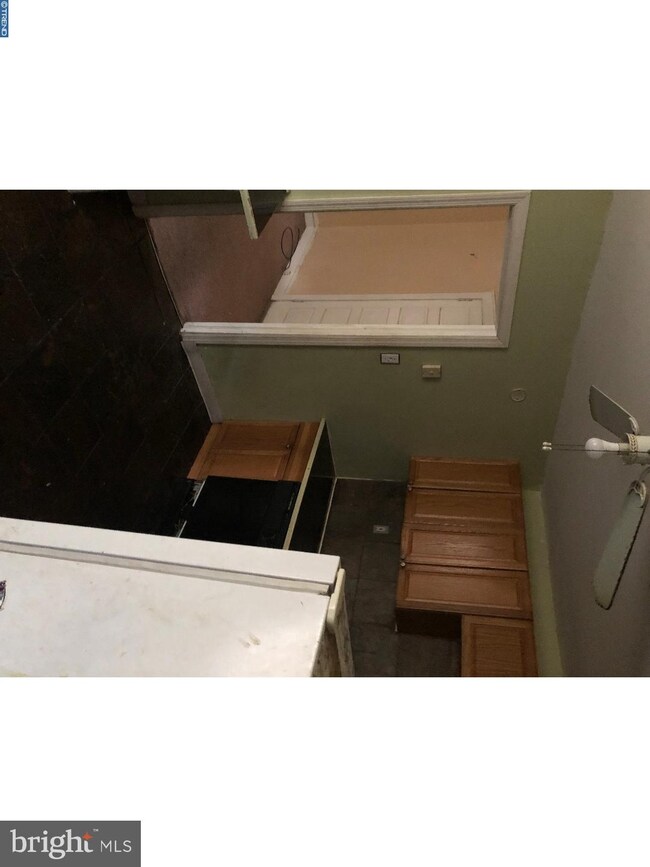 914 Lawrence Ave, Darby, PA 19023 - photo 4