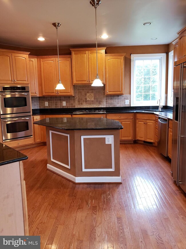 3316 Dondis Creek Dr, Triangle, VA 22172 - photo 4