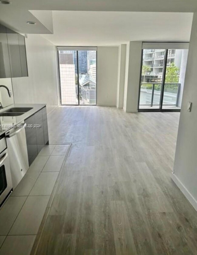My Brickell unit 1503, Miami, FL 33131 - photo 2