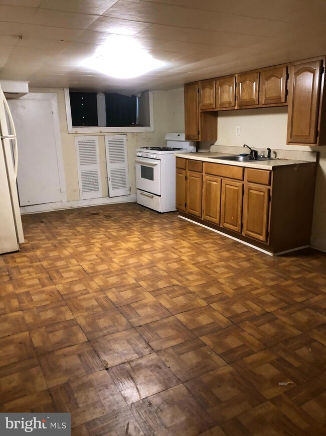 1917 E Lafayette Ave, Baltimore, MD 21213 - photo 2