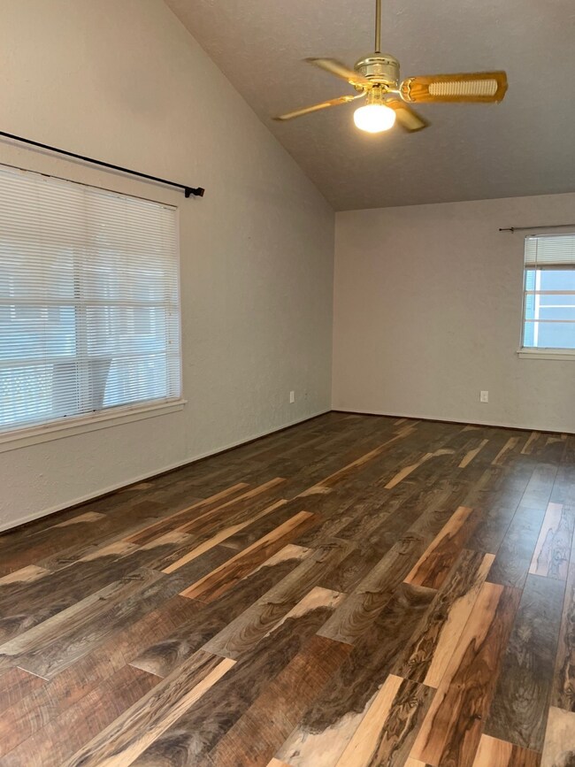 LIVING ROOM WITH PASS THROUGH TO KITCHEN