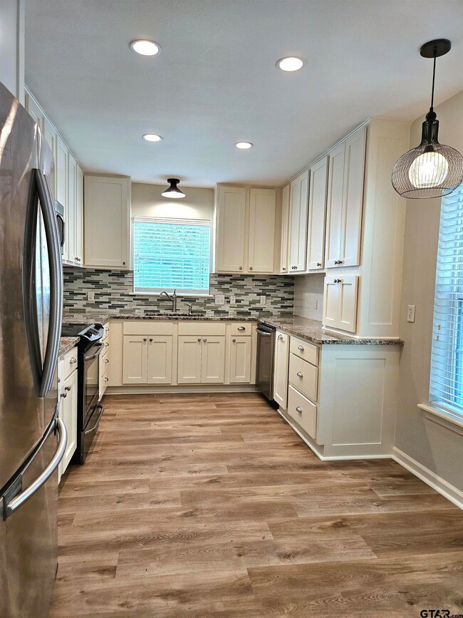 2802 2802 Pollard, Tyler, TX 75701 - photo 2