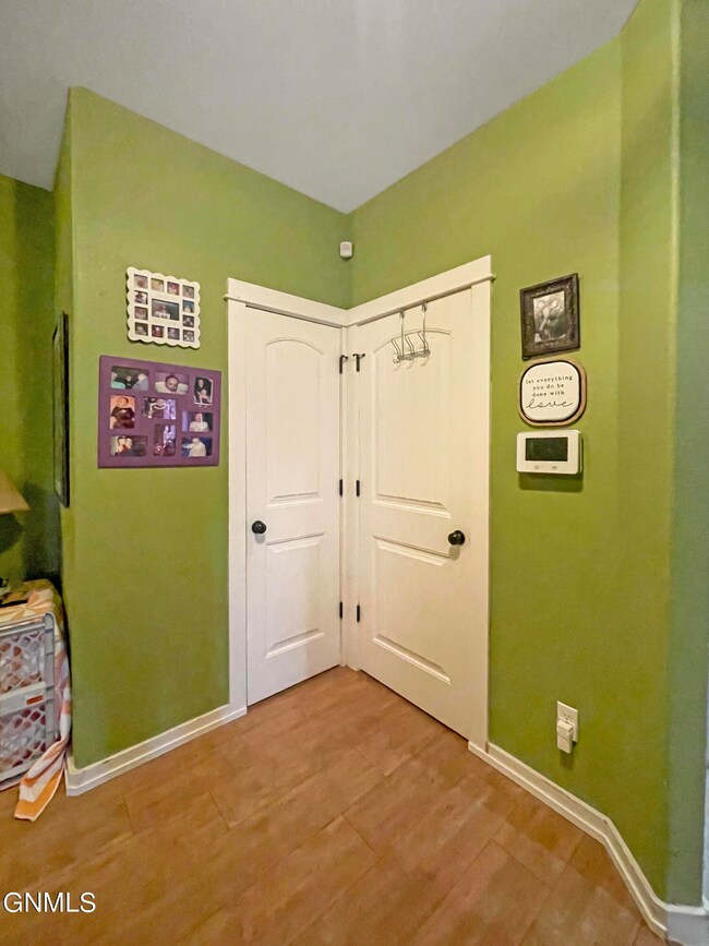 Closet/Bath
