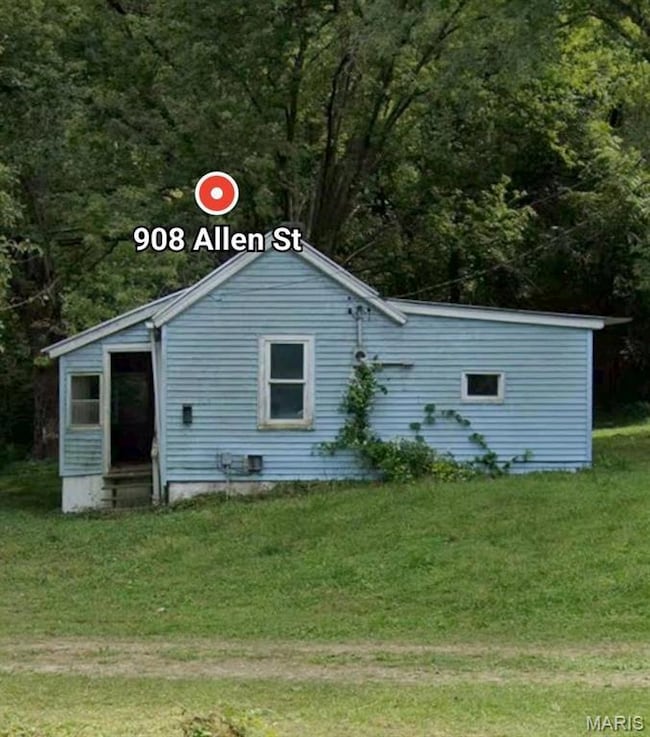 1015 Iowa St, Louisiana, MO 63353 - photo 4