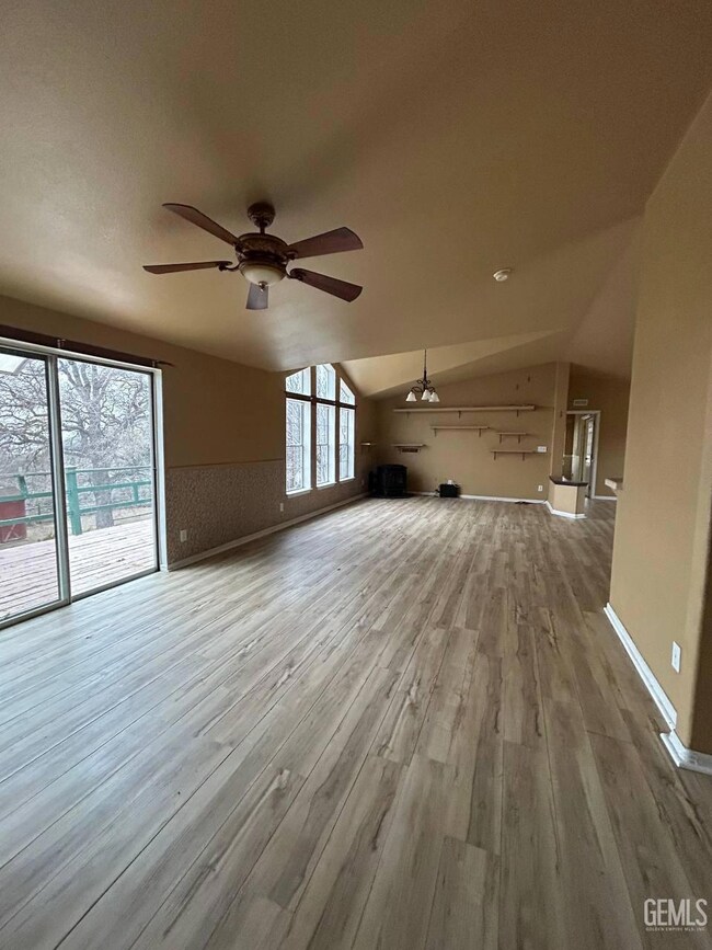 18651 Mountain Climber Way, Tehachapi, CA 93561 - photo 7