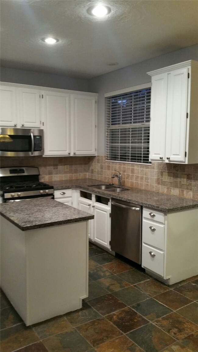 71 N Elm Branch Place, Spring, TX 77380 - photo 3