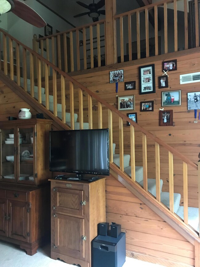 4-3 Loft Cabin Ct