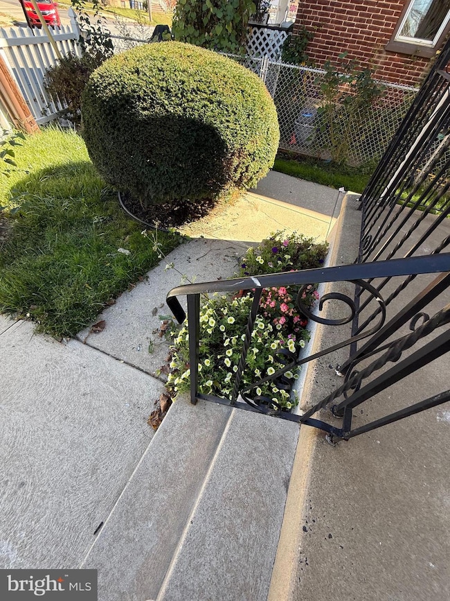 241 Fairview Rd, Crum Lynne, PA 19022 - photo 3