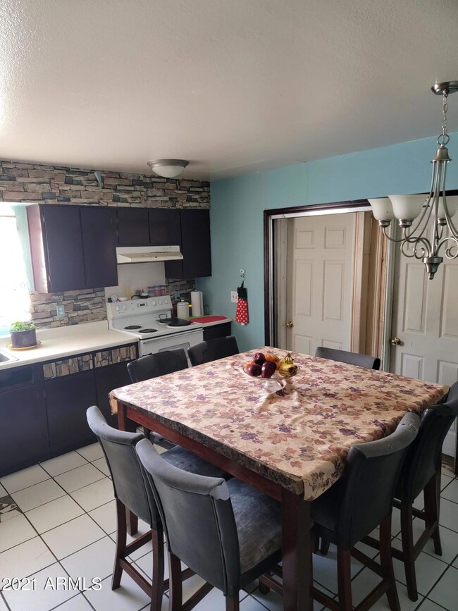 2523 N 58th Ln, Phoenix, AZ 85035 - photo 6