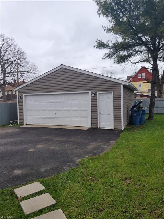 1863 E 33rd St, Lorain, OH 44055 - photo 4