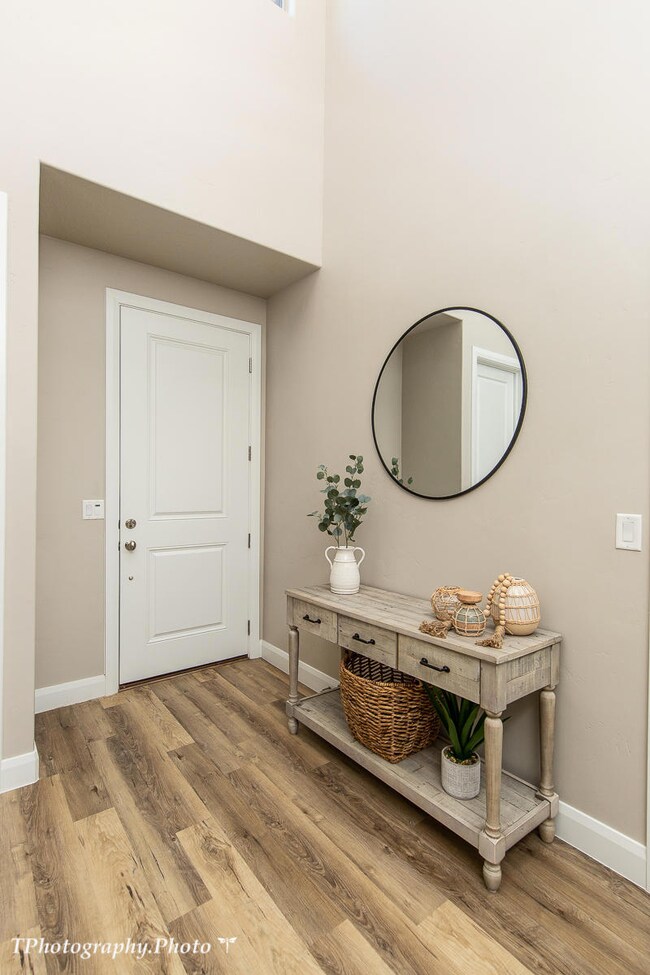 1081 N Casitas Hill Loop-17