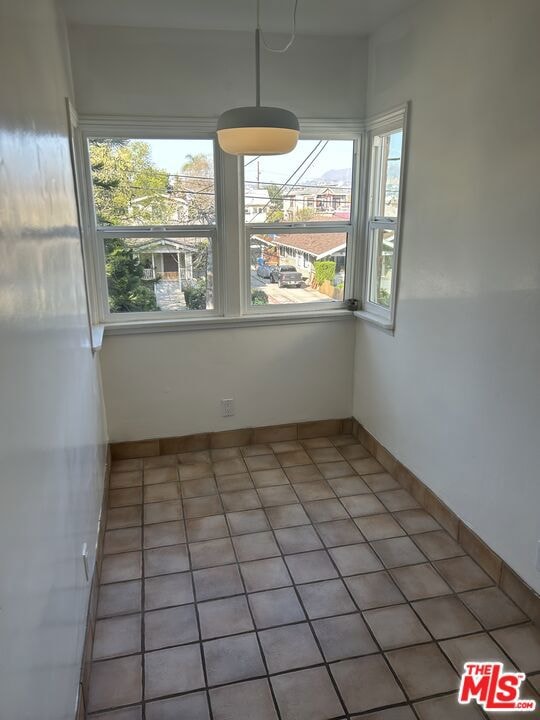 1388 1/2 Edgecliffe Dr unit 1/2, Los Angeles, CA 90026 - photo 3