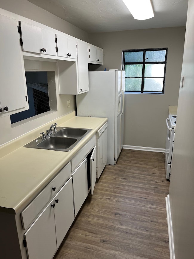 2077 Hanover Ct, Tallahassee, FL 32303 - photo 4