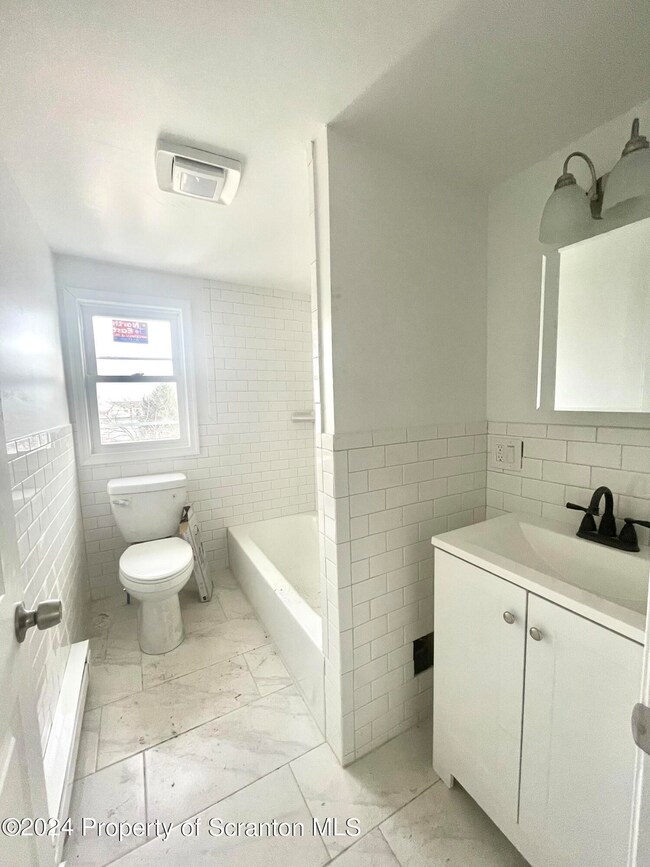 347 Roberts Ct, Scranton, PA 18504 - photo 3