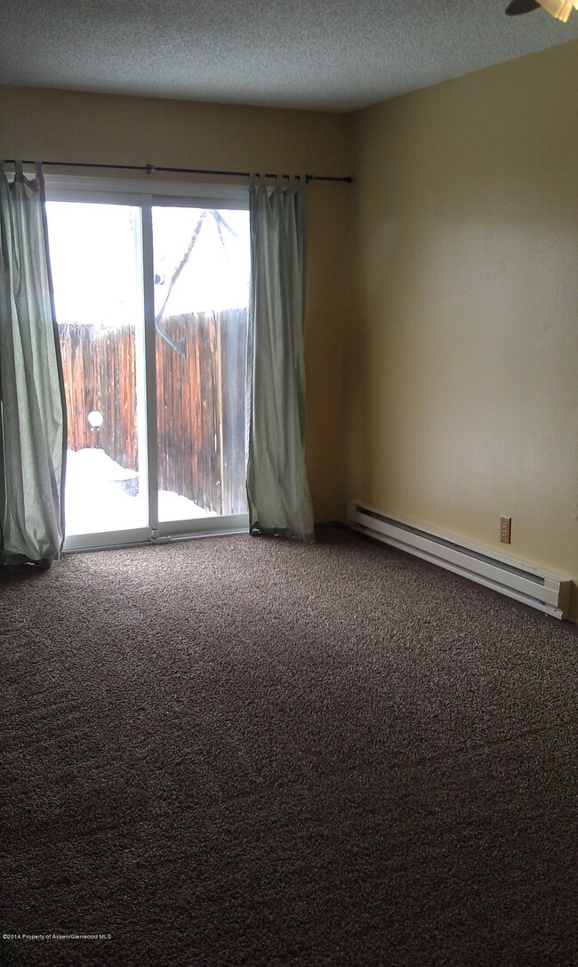 1046 E 7th St, Craig, CO 81625 - photo 4