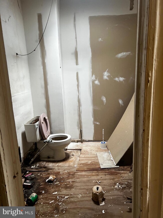 12 N Ashburton St, Baltimore, MD 21223 - photo 7