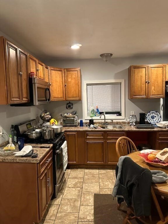 241 Weir St unit 2, Taunton, MA 02780 - photo 3