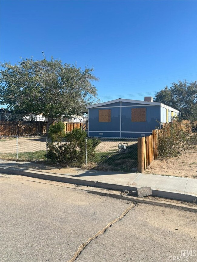 1405 W Saint George Ave, Ridgecrest, CA 93555 - photo 2